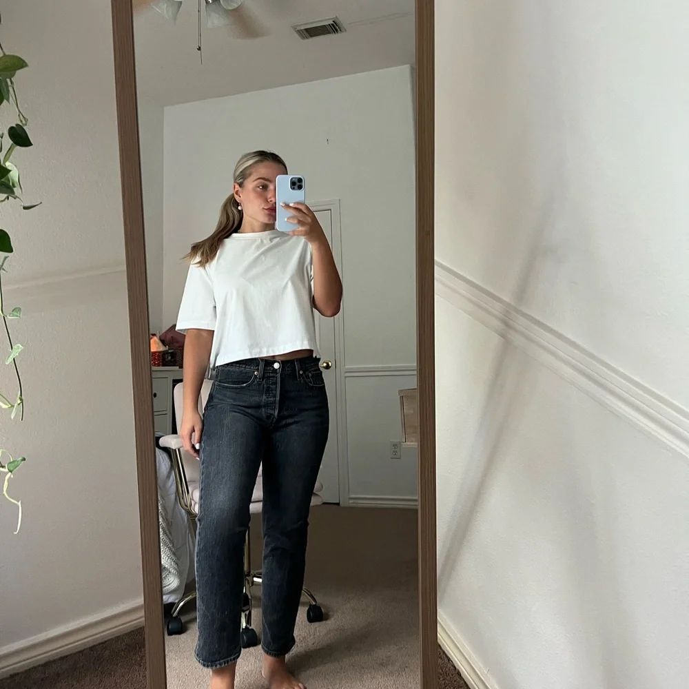 Levi’s Wedgie Straight Women’s Jeans. “Sunset Black” - Picture 1 of 9